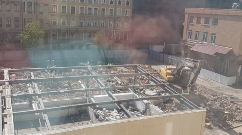 В Петербурге снесли завод В Петербурге снесли завод