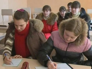 В одной из школ Башкирии дети сидят на уроках в верхней одежде