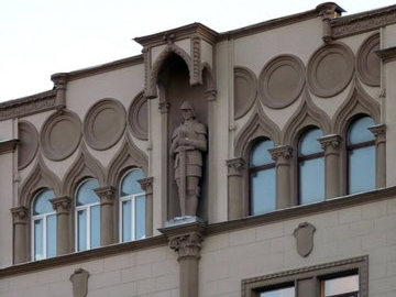 "Дом с рыцарем" на Садово-Самотечной улице признали памятником архитектуры
