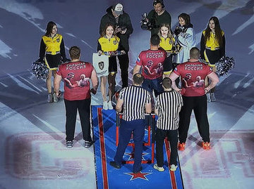 Впервые на льду: в Петербурге прошел турнир по армрестлингу на ледовой арене