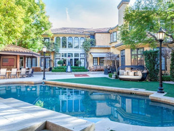 Американский актер Чарли Шин выставил на продажу свой особняк для вечеринок со скидкой $1,5 млн