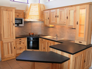 Как сберечь деревянные шкафы в ванной и на кухне?