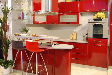 Красный в дизайне кухни: плюсы и минусы