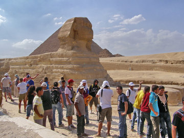 В Египте на пирамидах Гизы обещают открыть туалеты для туристов
